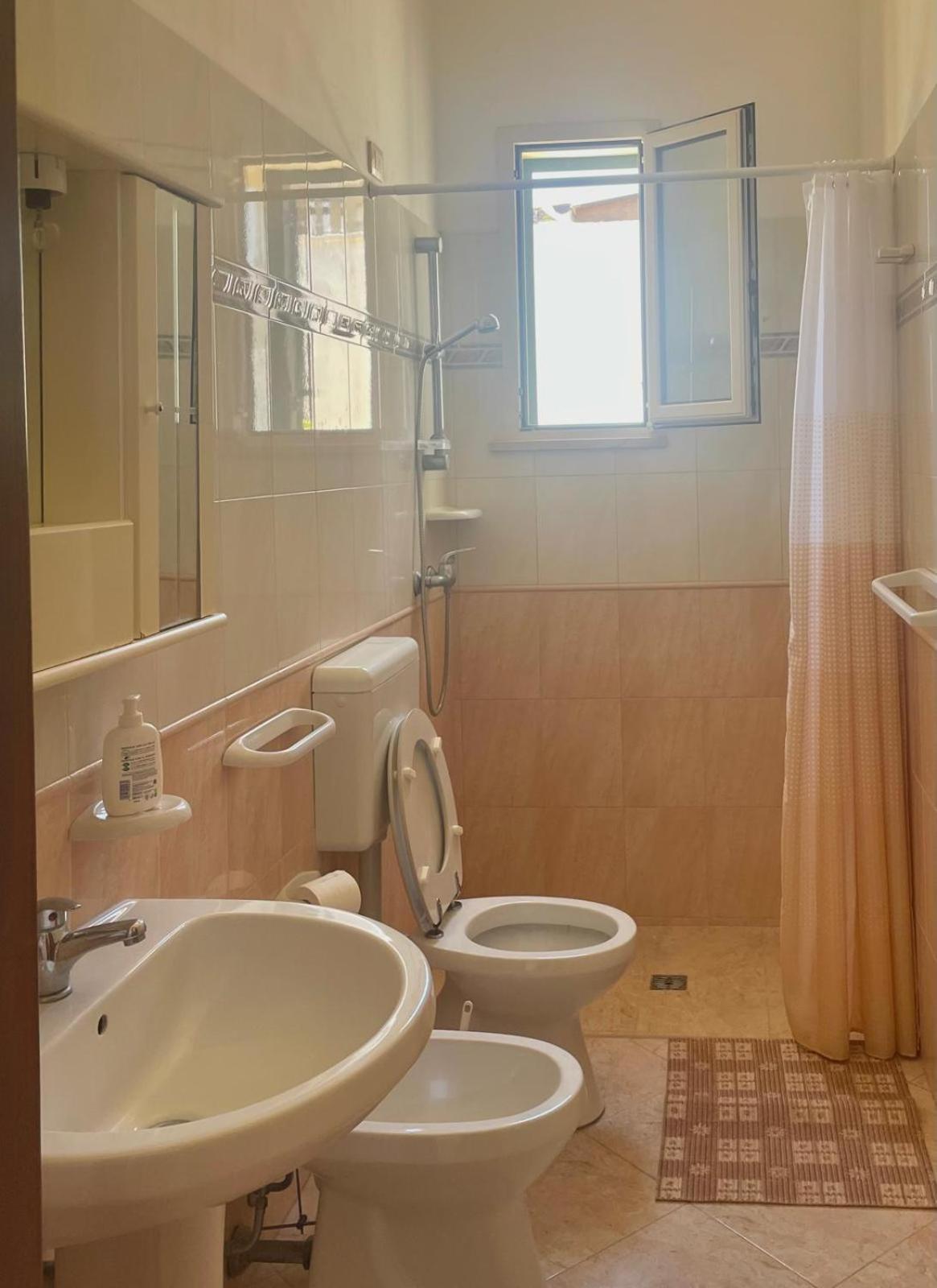 La Rondine Bed And Breakfast Uggiano La Chiesa Zewnętrze zdjęcie